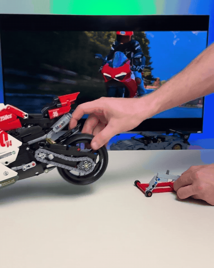 Конструктор мотоцикла Ducati V4 — зображення 14