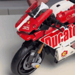 Конструктор мотоцикла Ducati V4 — зображення 15