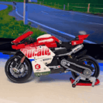Конструктор мотоцикла Ducati V4 — зображення 16